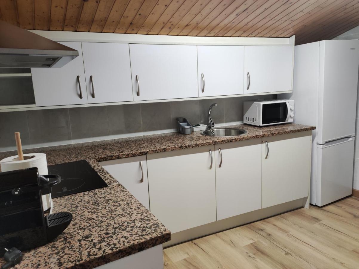 Apt 3 Atic Acollidor Al Centre De Vic - Aptgarbi Zewnętrze zdjęcie
