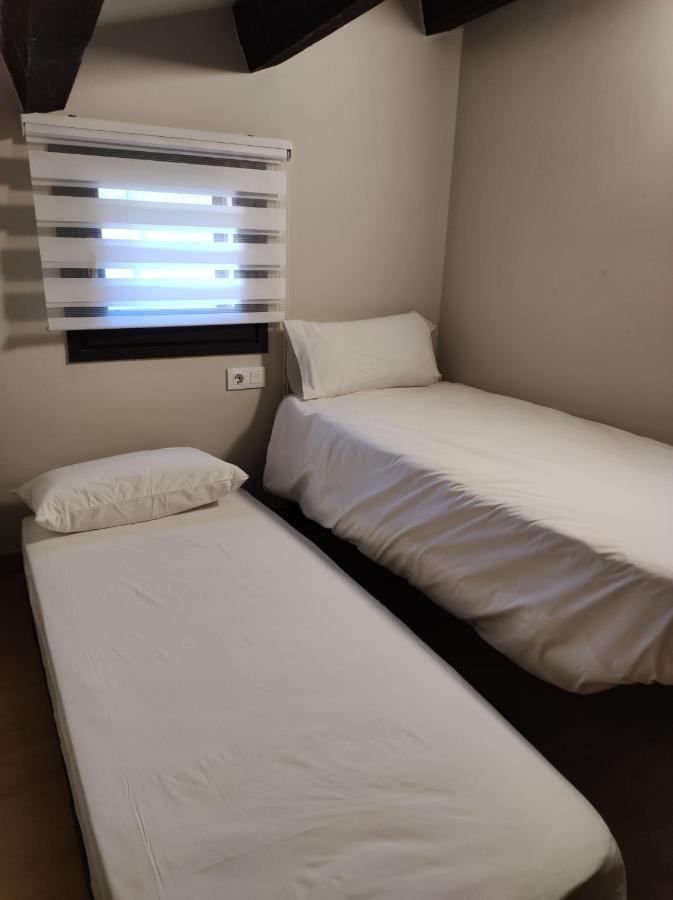 Apt 3 Atic Acollidor Al Centre De Vic - Aptgarbi Zewnętrze zdjęcie